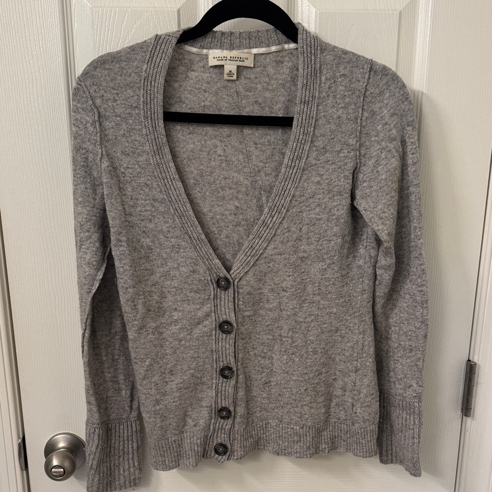 Banana Republic Gray V-Neck Ribbed Button Cardigan